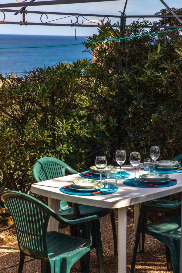 Fronte Mare Pinus Village 76 سانتا مارغريتا دي المظهر الخارجي الصورة
